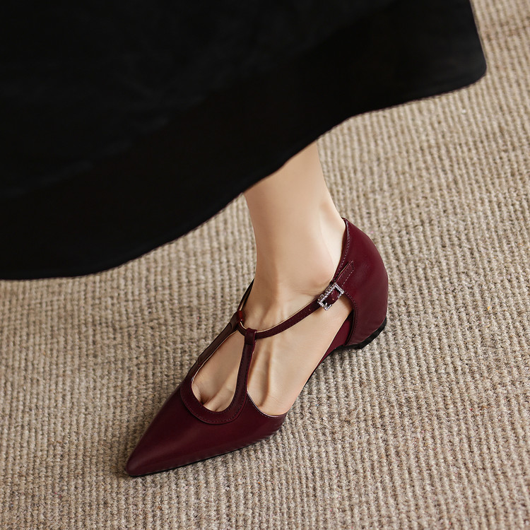 Women's Closed Toe Sandals with Hidden Heel and Chunky Heel